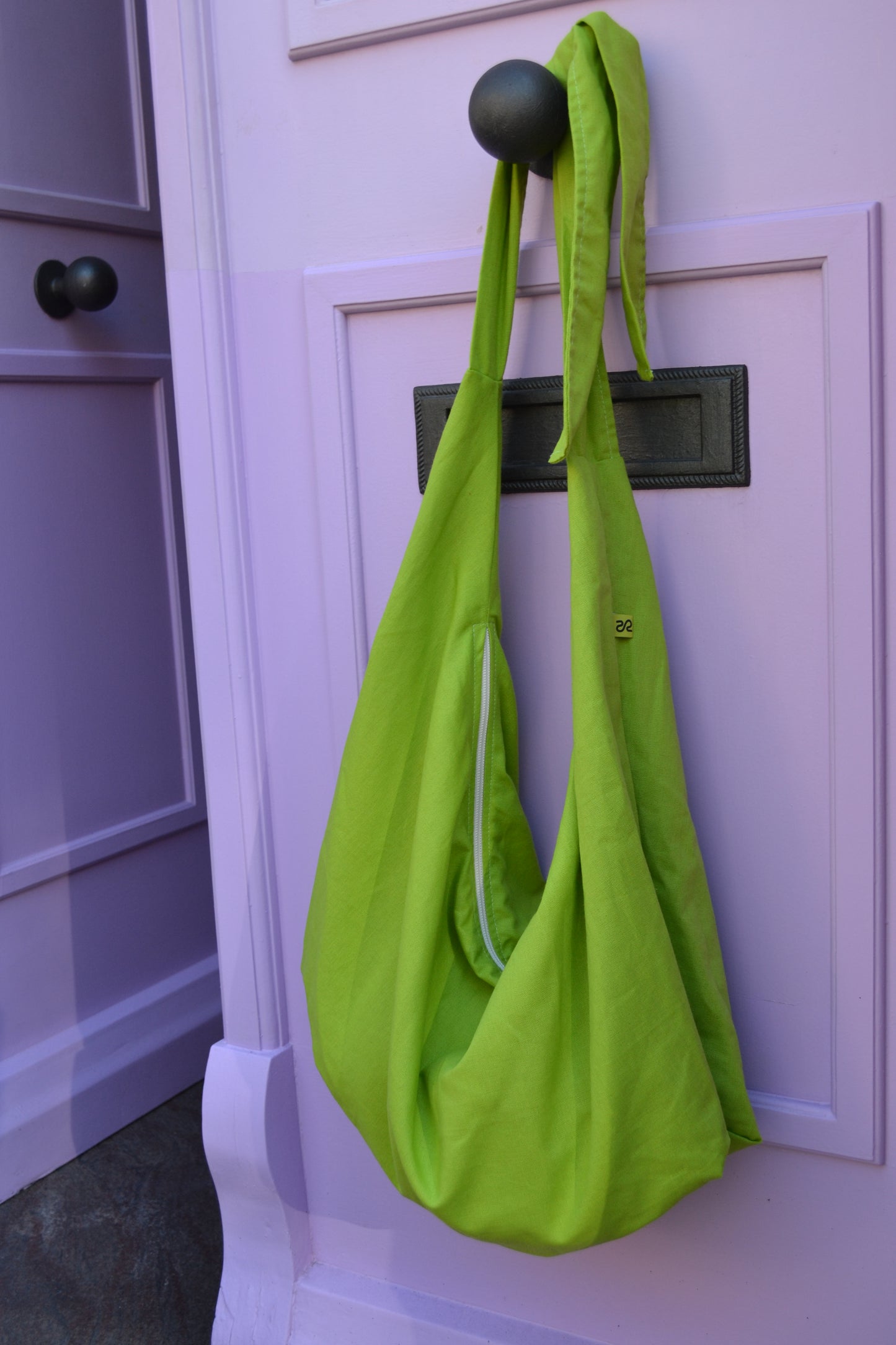 Linen slim-bag green color and leopard-print lining inside